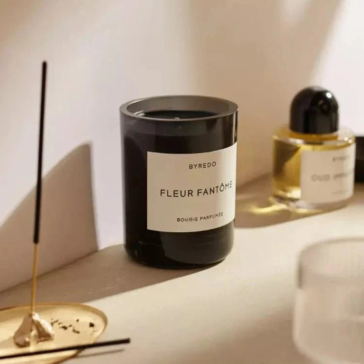 Byredo Fleur Fantome Fragranced Candle - Image 2