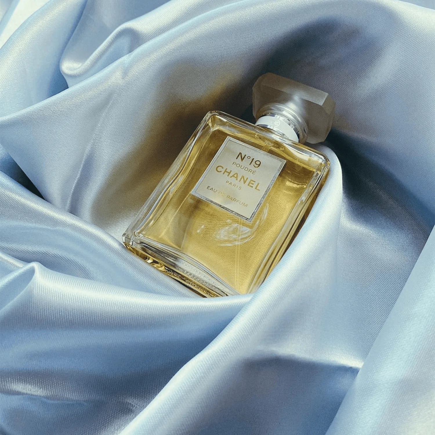 Chanel No.19 Poudre EDP - Image 3