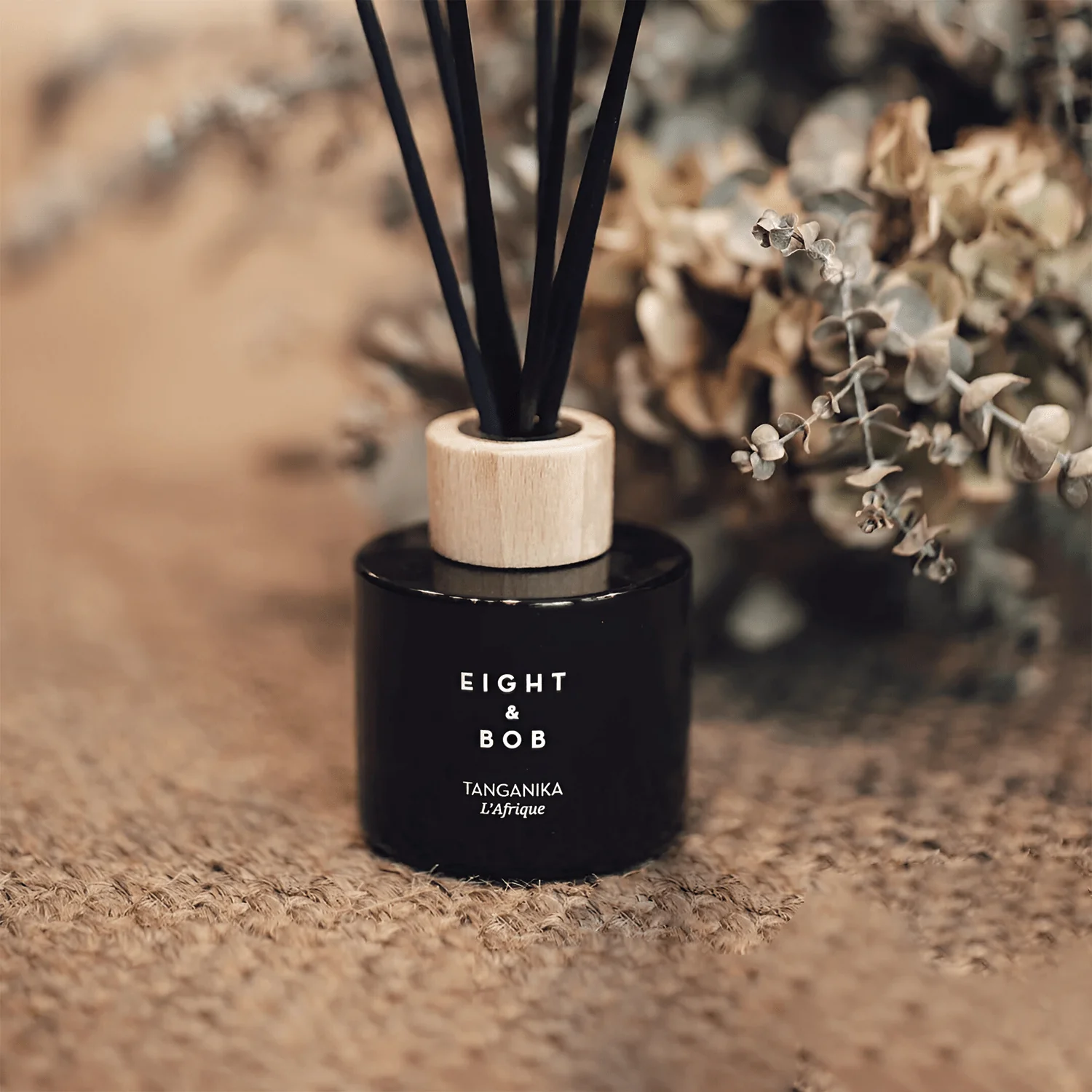 Eight & Bob Tanganika L'Afrique Scented Candle - Image 4