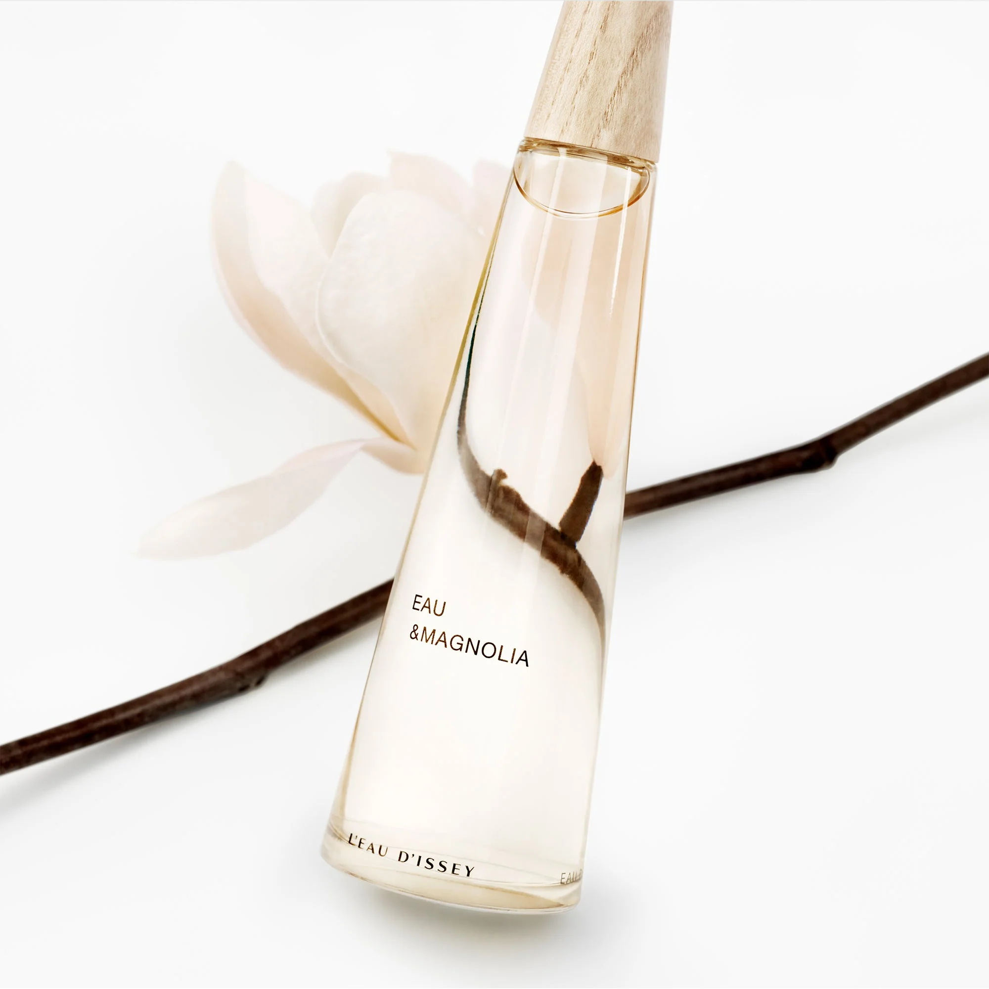 Issey Miyake L'Eau D'Issey Eau & Magnolia Intense EDT - Image 4