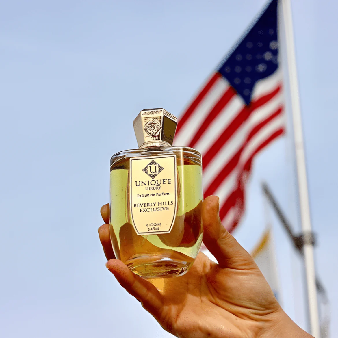 Unique'E Luxury Beverly Hills Exclusive Extrait De Parfum - Image 3
