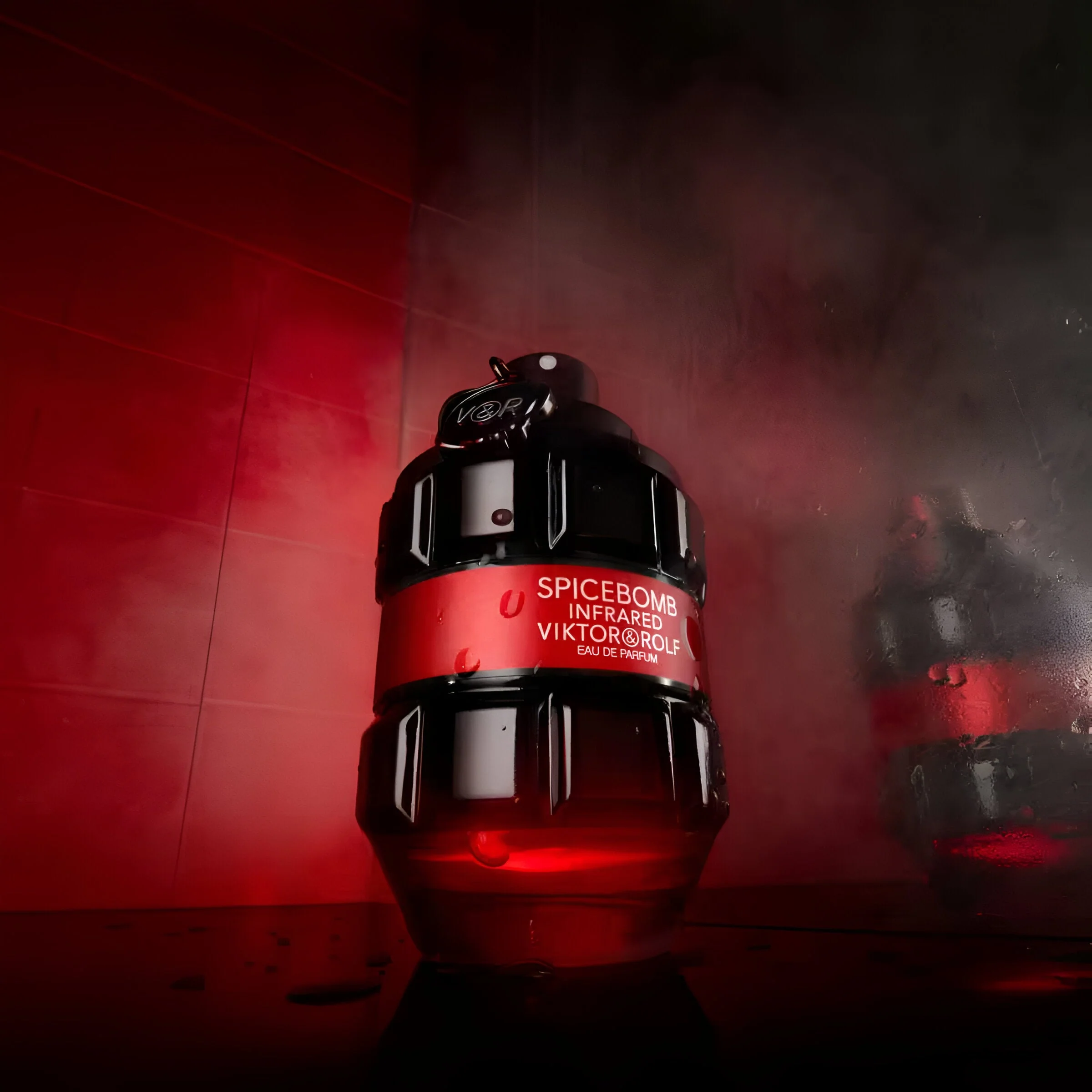 Viktor & Rolf Spicebomb Infrared EDP - Image 3